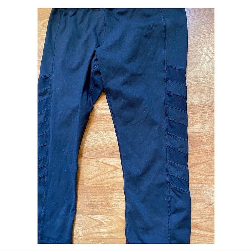 Kyodan Black Capri Leggings with Mesh Detail - Picture 2 of 7